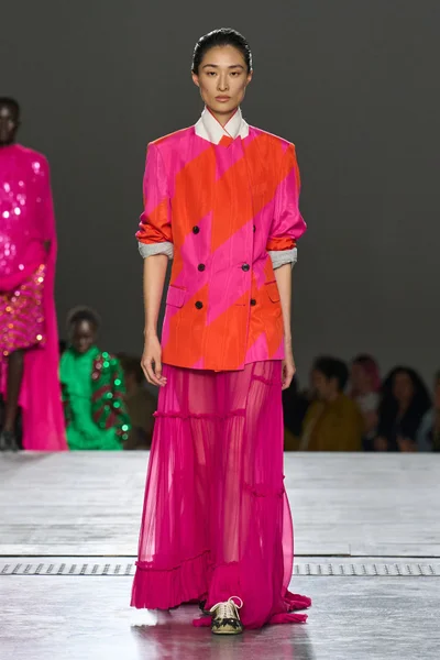 Look 48